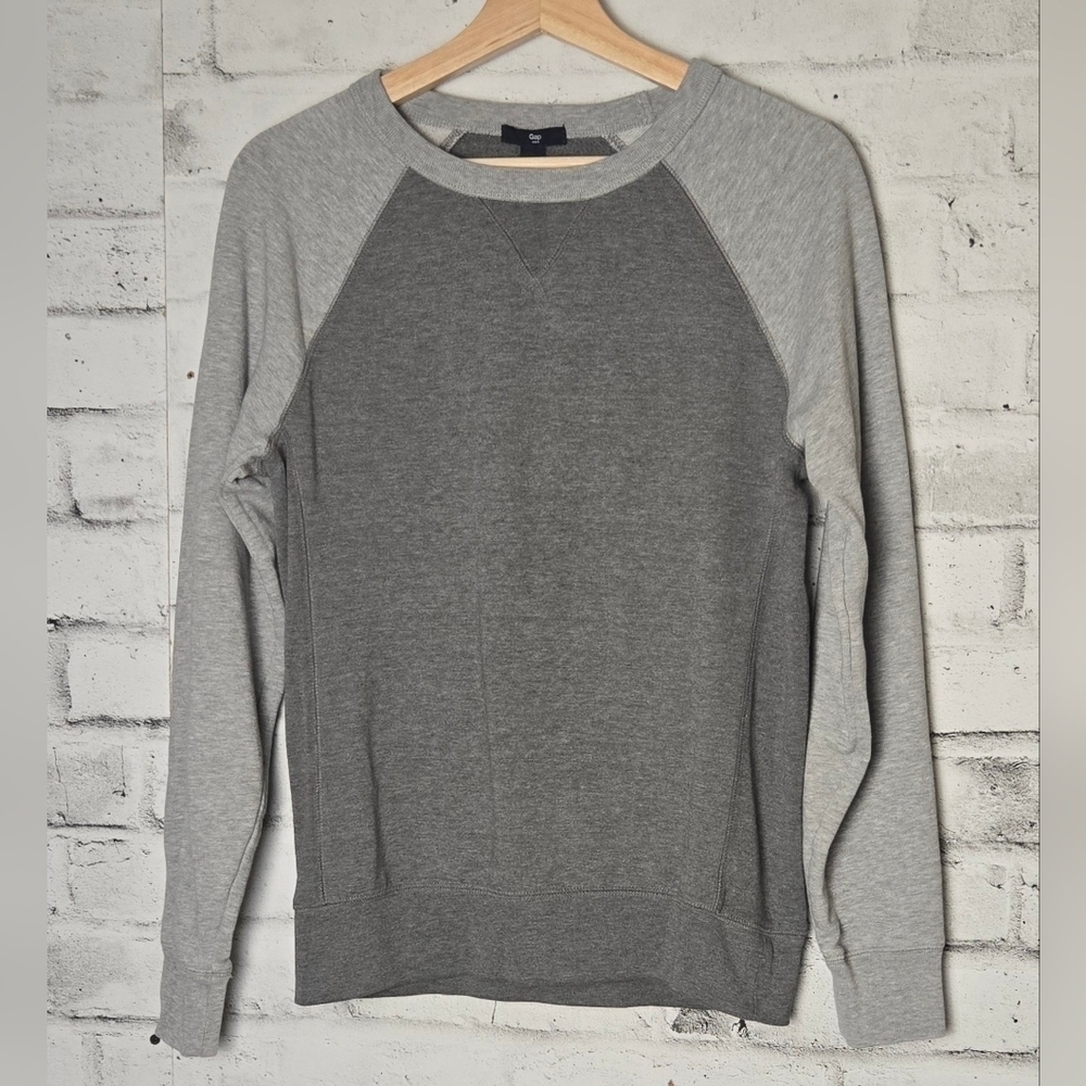 GAP Heathered Gray Crewneck Sweatshirt Womens Small Raglan Pullover